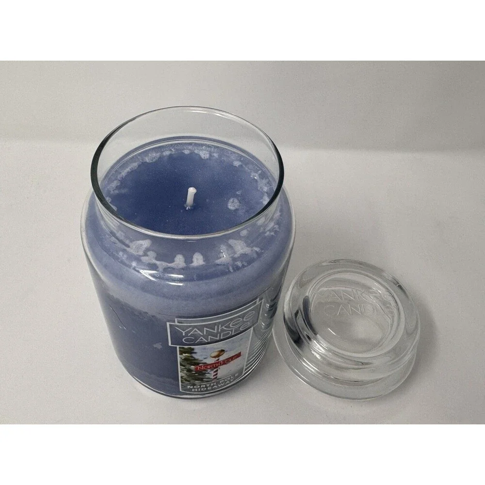 YANKEE CANDLE North Pole Hideaway Large 22oz Jar Candle Passport to the Holidays